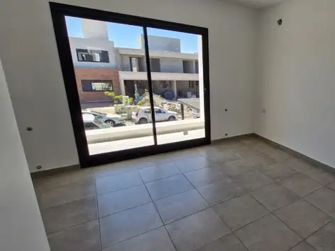 Casa en Alquiler 1 año