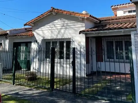 476 e/ 19 y 20- CASA DE 3 DOR (CITY BELL)