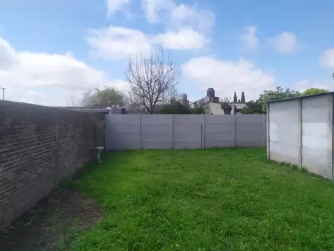 Casa 2 ambientes con 1 baño