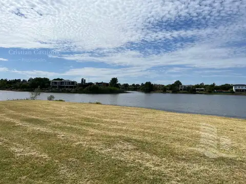 Lote a la laguna en San Marco, Villanueva