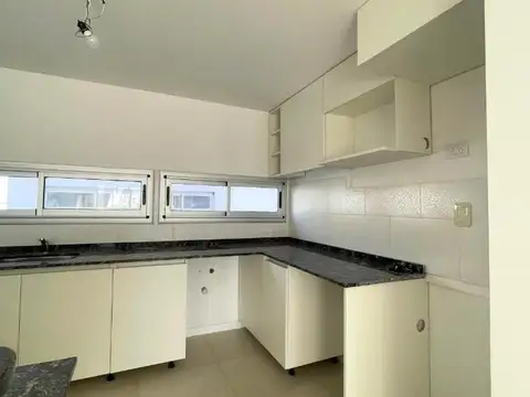 Alquiler - Departamento de 3 Ambientes con Cochera - Almagro
