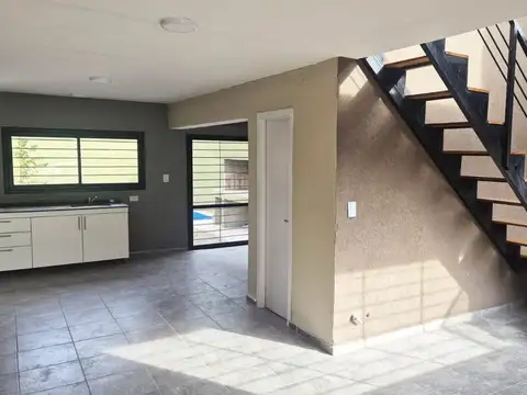 DUPLEX 3 DORM PILETA BARRIO NORTE 1 VILLA ALLENDE