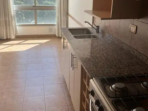 Departamento en Alquiler con 1 cocheras
