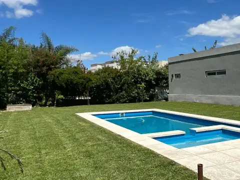 Casa 5 ambientes con 3 baños