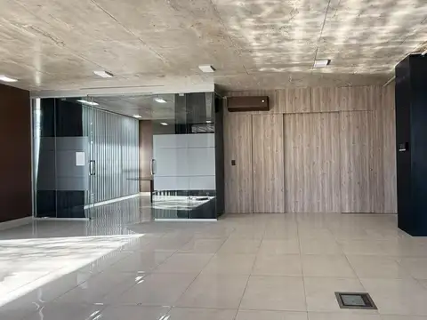 Oficina en Alquiler al Norte