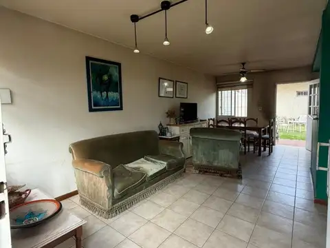 Casa en Venta con 4 cocheras