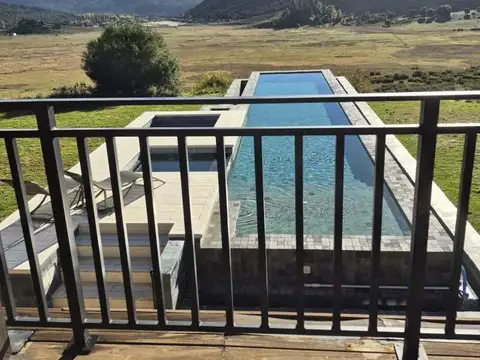 Casa en Venta con 4 cocheras