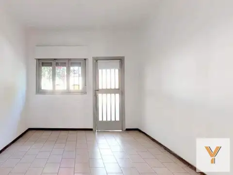 Casa en venta - 2 dormitorios 1 baño - 86mts2 - La Plata