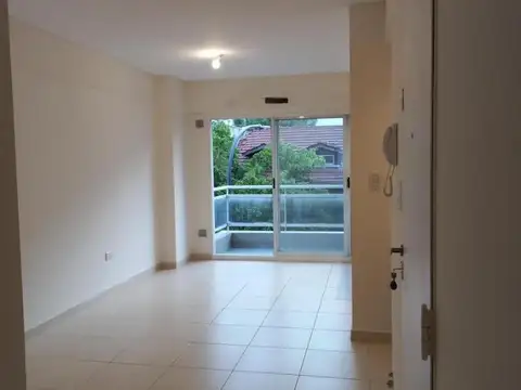 ALQUILER SEMIPISO 2 AMBIENTES CON BALCON, LAVADERO–CABALLITO