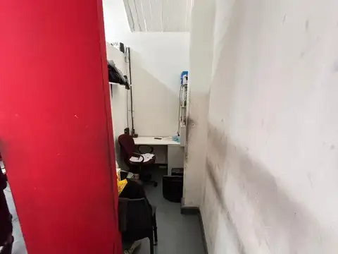 Muy Buen Local en alquiler  de 60 m2 con baño .