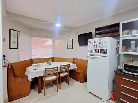 Casa 5 ambientes con 4 baños