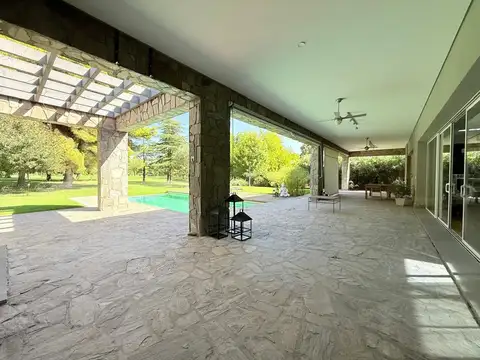 Casa en Alquiler en Buena Nueva, USD 6.000