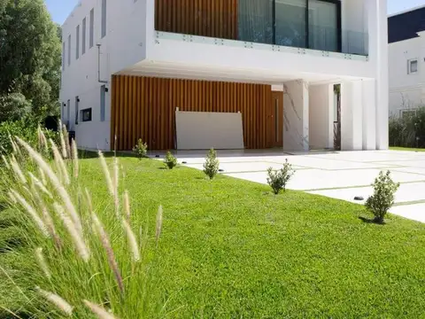 Casa en Alquiler de 4 dormitorios