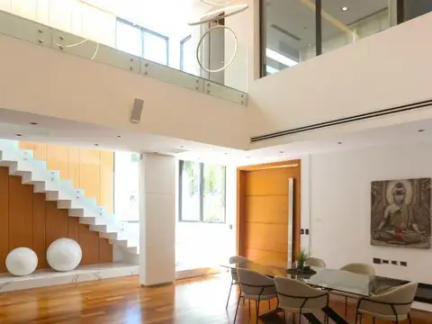 Casa 6 ambientes con 3 baños
