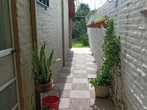 Casa 4 ambientes con 1 baño