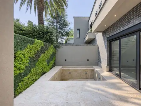 DUPLEX EN VENTA. ADROGUE, COCHERA,PILETA PRIVADA