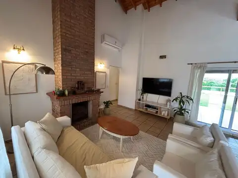Casa en alquiler 5 amb Bo. Cerrado Sta Ana Moreno
