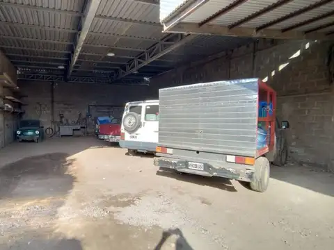 VENTA GALPON CON OFICINA EN BARRIO PARQUE LICEO