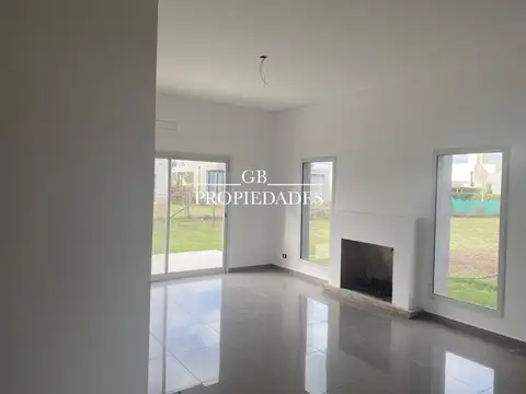 Casa en Alquiler de 3 dormitorios