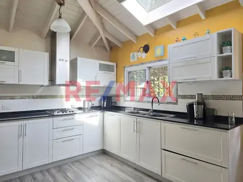 VENTA CASA 4 AMBIENTES PARQUE LELOIR PLANTA BAJA