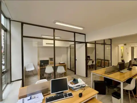 Piso de oficina  a nuevo a pasos de la Av. 9 de Julio