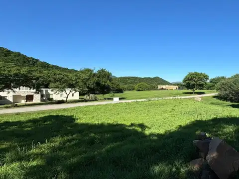 Terreno en Venta en Valle Escondido, USD 260.000