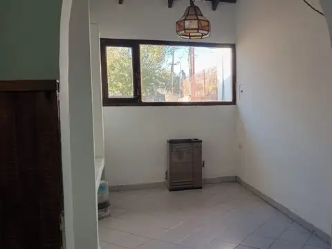 Casa en Esquel - 3 Dormitorios con Patio y Quincho