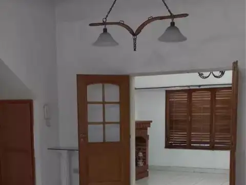 Casa 7 ambientes con 4 baños