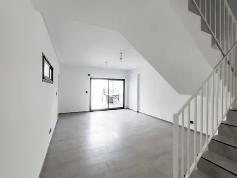 Depto Tipo Casa en Venta 1 año