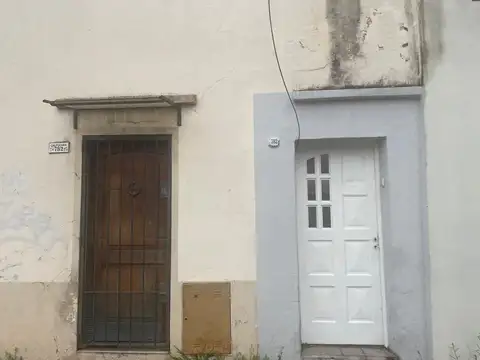 Casa Chalet  en Venta en Morón, G.B.A. Zona Oeste, Argentina