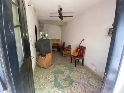 Venta Casa a Refacciónar 10,5x 31 mts.Castelar Norte