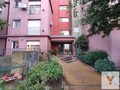Avenida Crisólogo Larralde e/ Pueyrredón y Albarellos