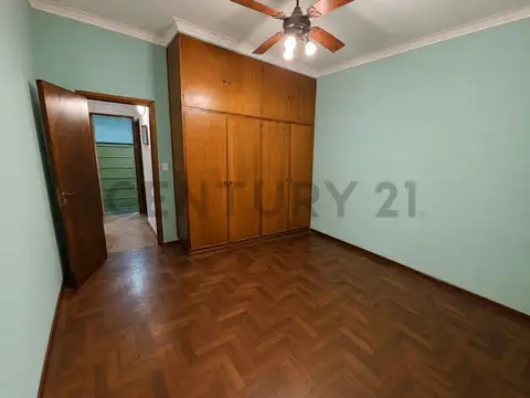 Casa 2 ambientes con 3 baños