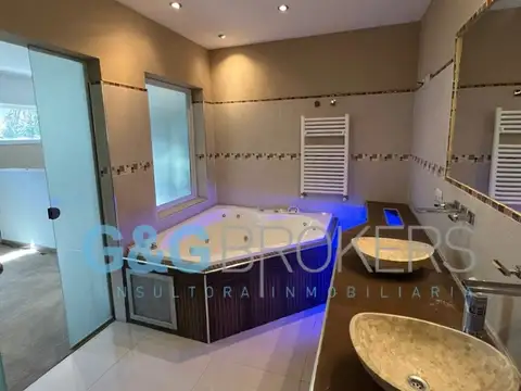 Casa en Venta de 4 dormitorios