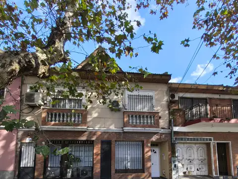 Venta Ph 4 Ambinetes Con Patio Y Jardin Con Pileta - Villa Urquiza
