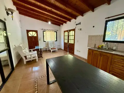 Casa 2 ambientes con 1 baño