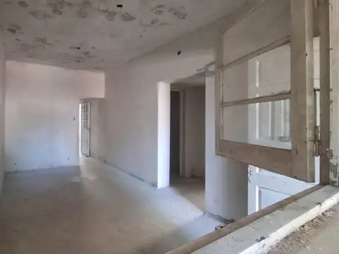 Casa 4 ambientes con 1 baño