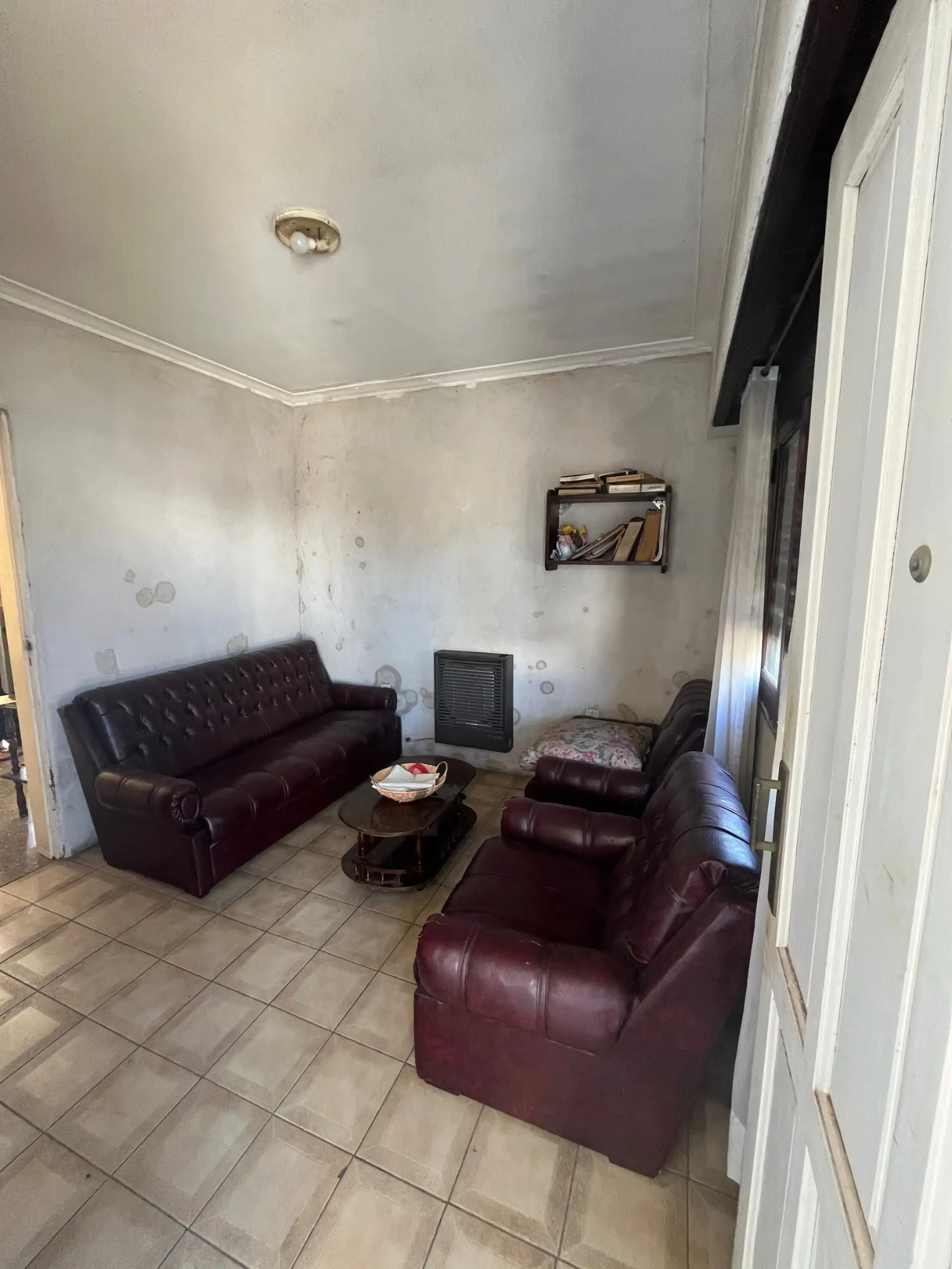 Casa a reciclar 2 dorm, 75 m² cub. — lote 10x45 en Almafuerte (Tandil)