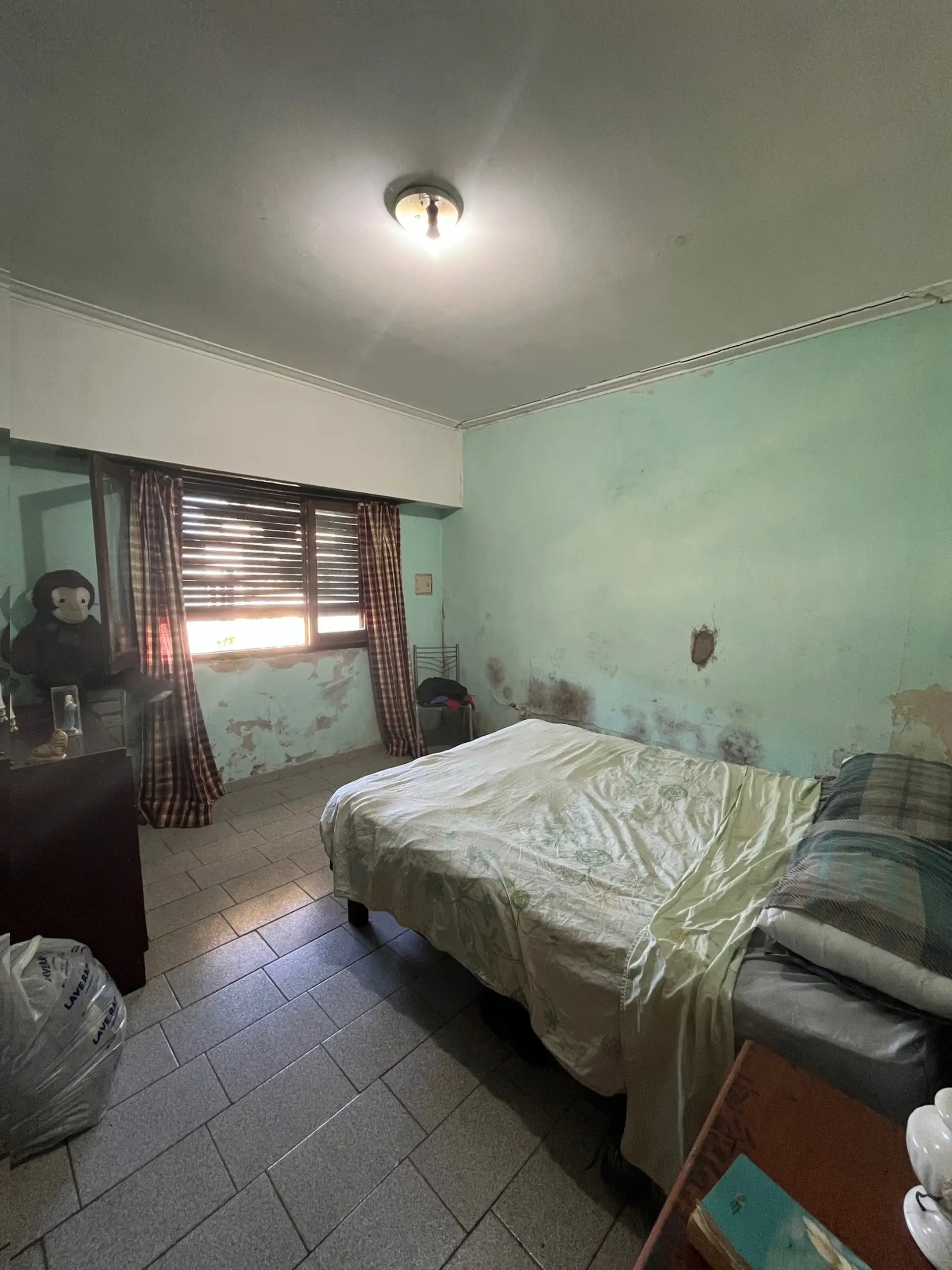 Casa a reciclar 2 dorm, 75 m² cub. — lote 10x45 en Almafuerte (Tandil)