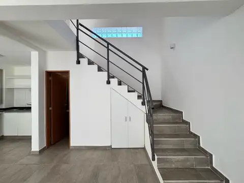Depto Tipo Casa en Venta 5 años