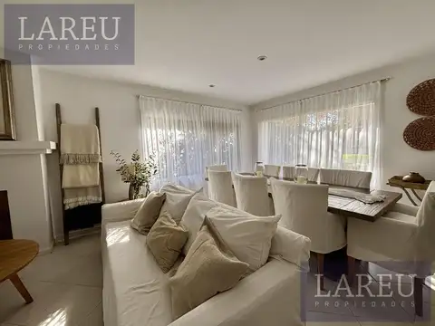 Casa 6 ambientes con 3 baños