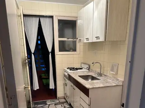 Departamento de 2 Amb en alquiler. Excelente Estado. Muy luminoso. VIsta Abierta