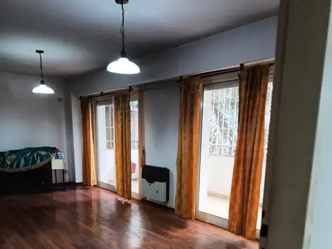 Piso exclusivo 3 dormitorios, 3 baños y 4 cocheras.