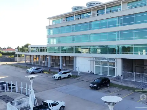 Oficina en Alquiler al Norte