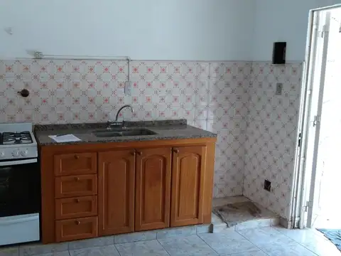 Casa en Venta en Castelar Sur, USD 79.000