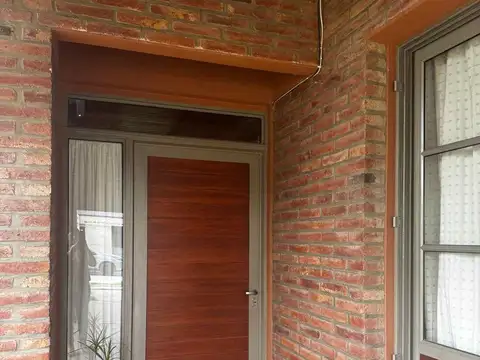 Casa 6 ambientes con 1 baño