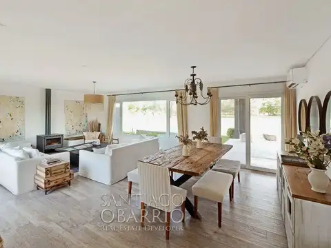 Excelente Casa en Venta al Golf, estilo Campo Moderno de 270m2 en Everlinks de Lujan 100