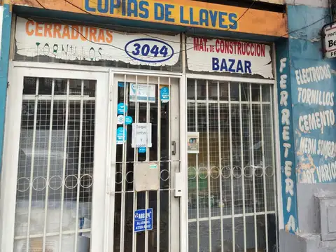 ALQUILER COMERCIAL CON VIVIENDA  Villa Mitre