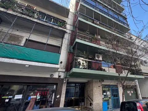 2 Ambientes -  Muy buen estado  - Ideal Inversión - cocina separada - Living comedor y un dormitorio.