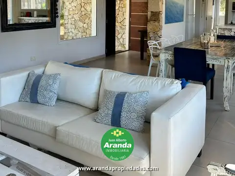 Casa En Venta.    Con vista a La Laguna